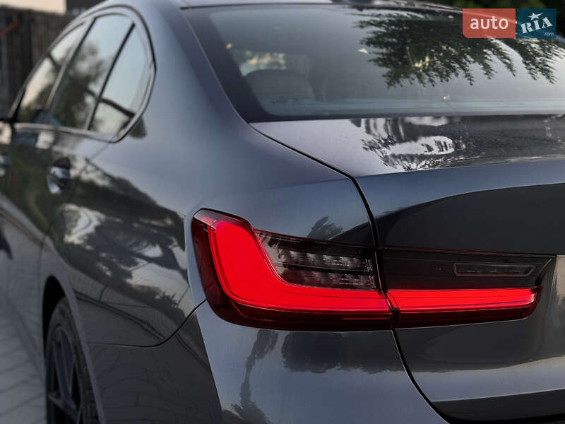Седан BMW 3 Series 2019 в Львові