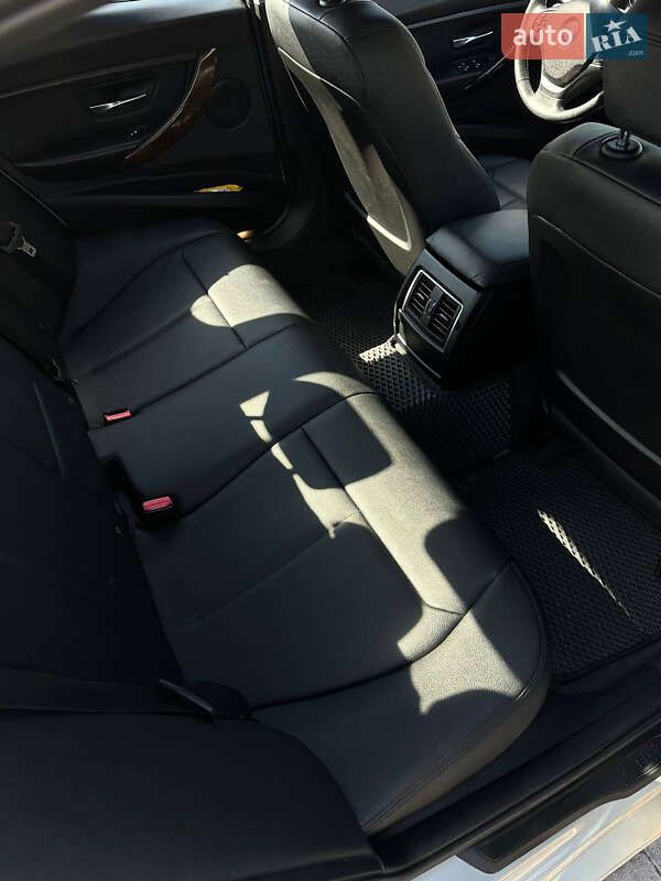 Седан BMW 3 Series 2016 в Івано-Франківську