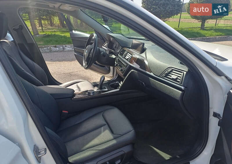 Седан BMW 3 Series 2013 в Виннице