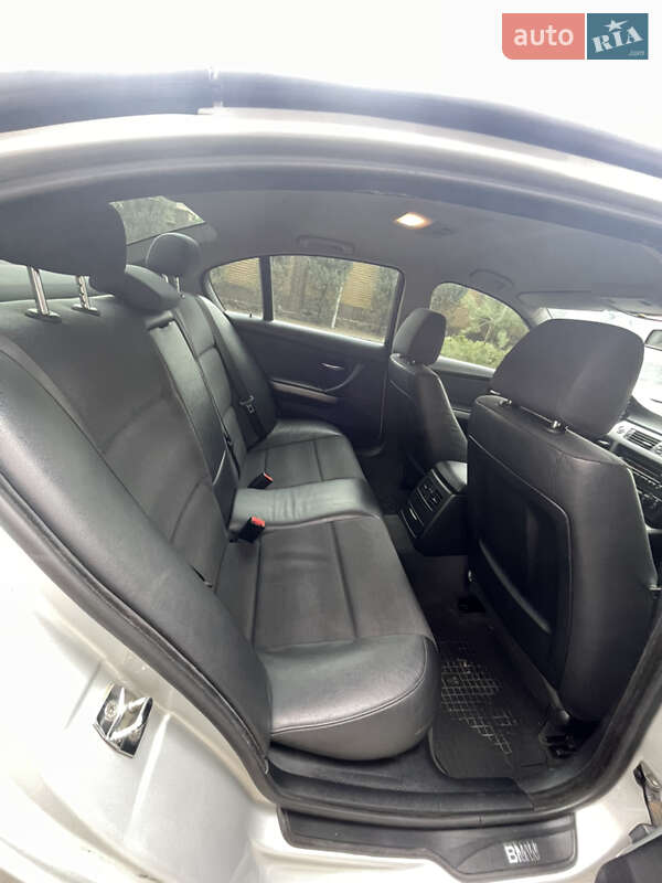 Седан BMW 3 Series 2005 в Миколаєві