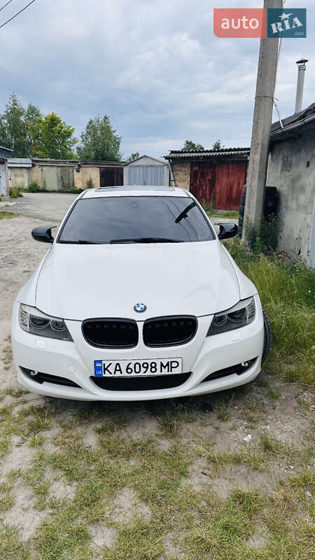 BMW 3 Series 2011