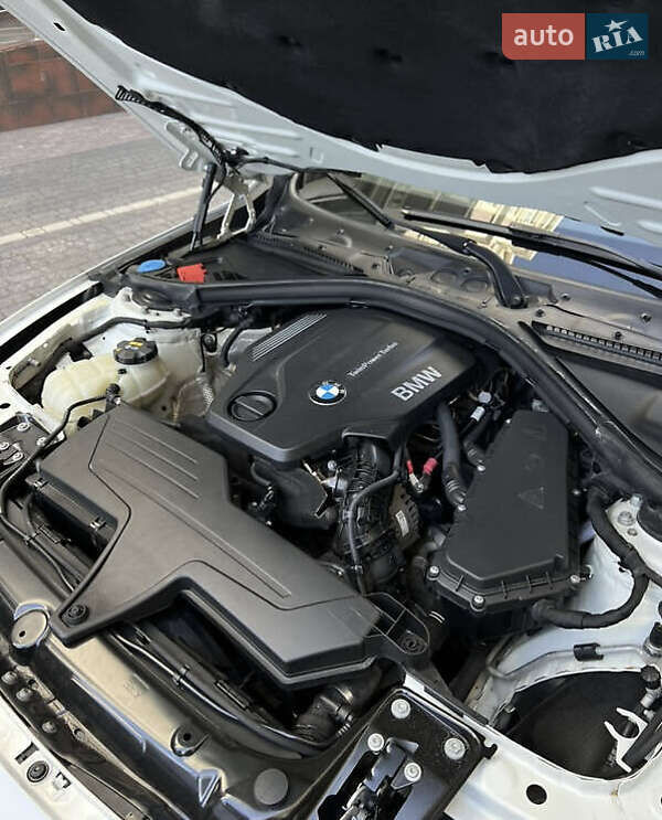 Седан BMW 3 Series 2017 в Киеве