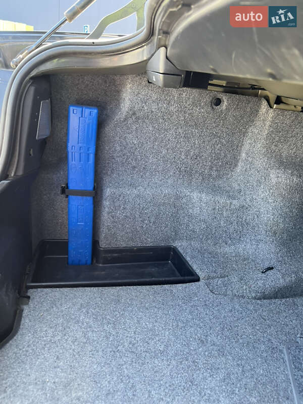 Седан BMW 3 Series 2004 в Ивано-Франковске