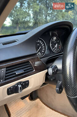 Седан BMW 3 Series 2011 в 