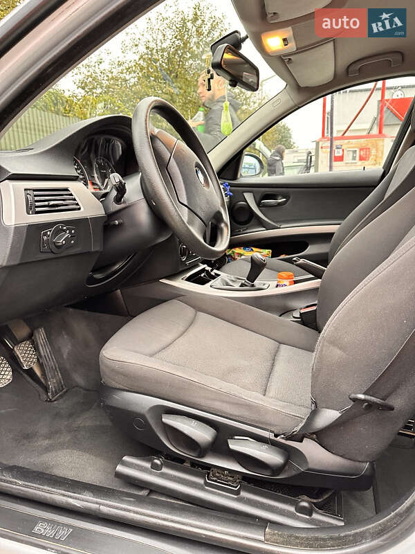 Универсал BMW 3 Series 2006 в Нововолынске