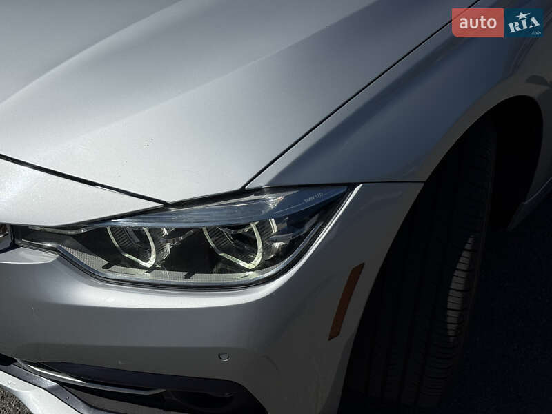 Седан BMW 3 Series 2015 в Львові