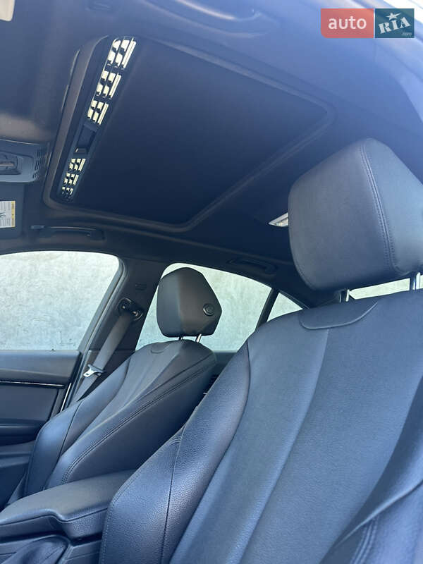 Седан BMW 3 Series 2015 в Львові