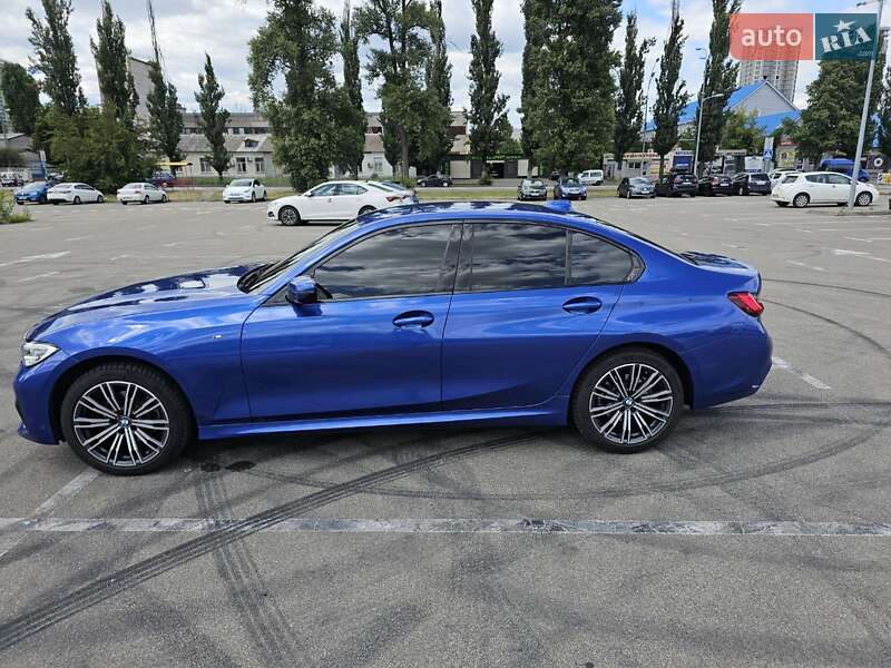 Седан BMW 3 Series 2022 в Києві