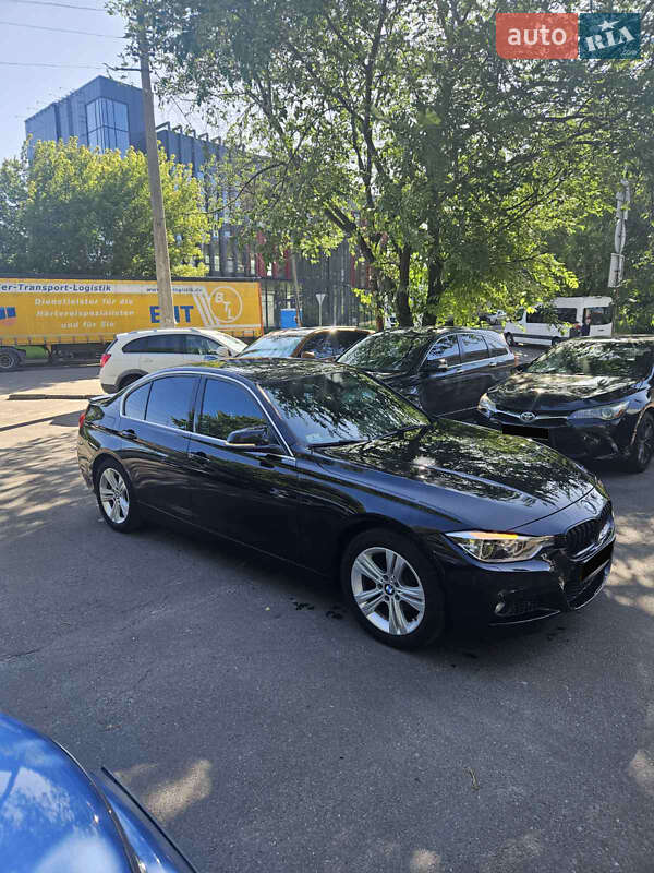 Седан BMW 3 Series 2017 в Києві