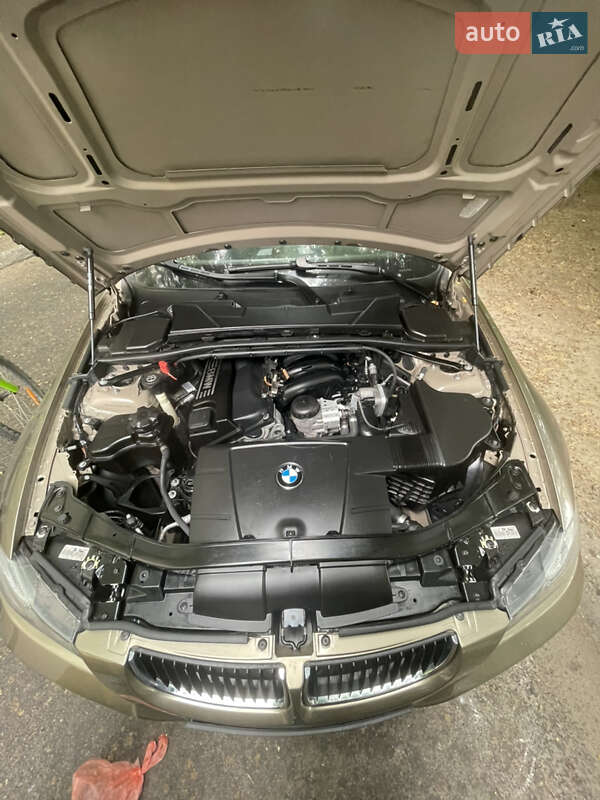 Седан BMW 3 Series 2006 в Одессе