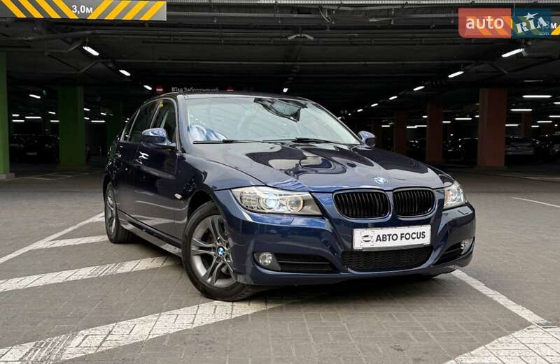BMW 3 Series 2011