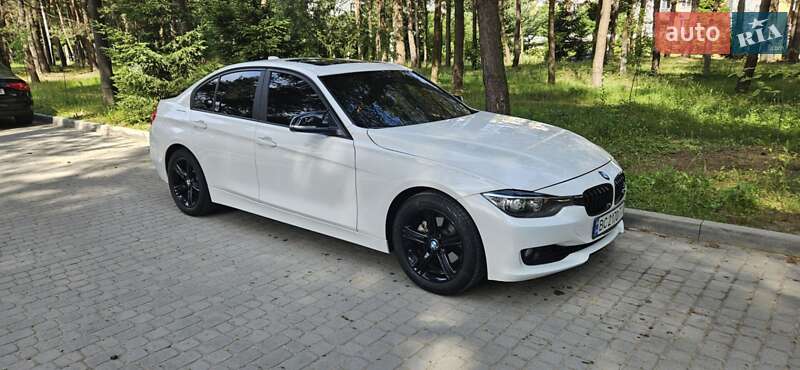 Седан BMW 3 Series 2015 в Новояворівську