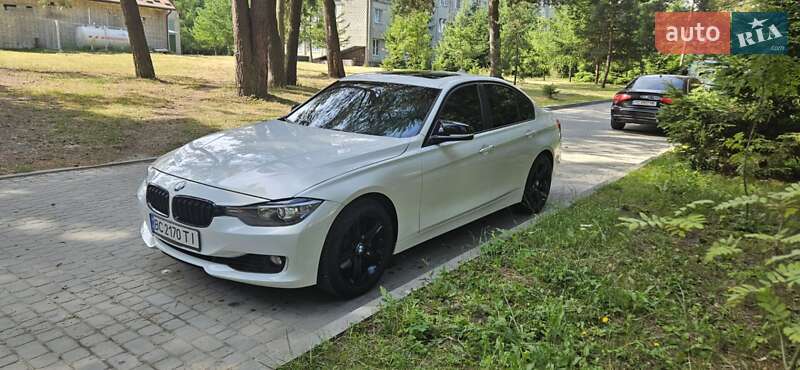 Седан BMW 3 Series 2015 в Новояворівську