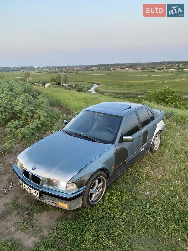 Седан BMW 3 Series 1995 в Ирпене фото 2 Седан BMW 3 Series 1995 в Ирпене
