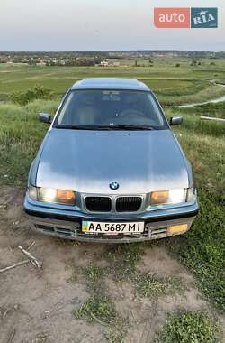 Седан BMW 3 Series 1995 в Ірпені