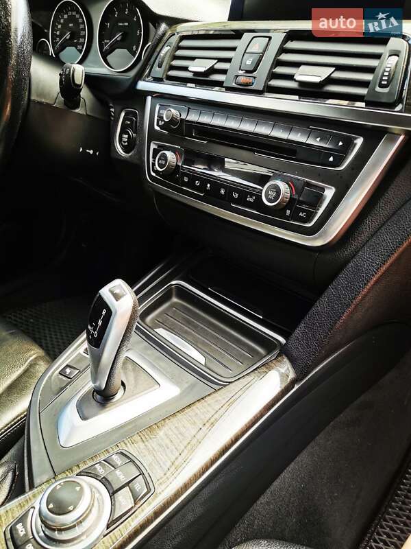 Седан BMW 3 Series 2012 в Львове