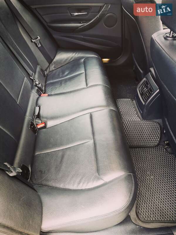 Седан BMW 3 Series 2012 в Львове