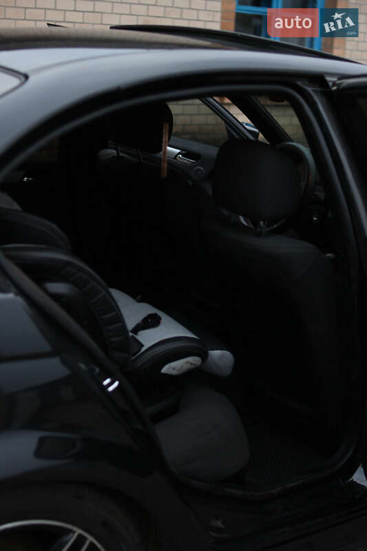 Седан BMW 3 Series 2004 в Корце фото 15 Седан BMW 3 Series 2004 в Корце