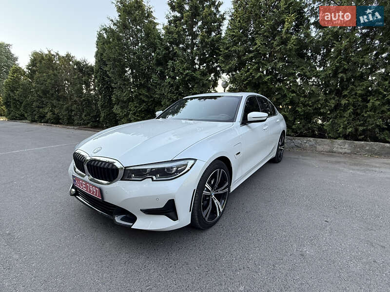 Седан BMW 3 Series 2021 в Кропивницькому