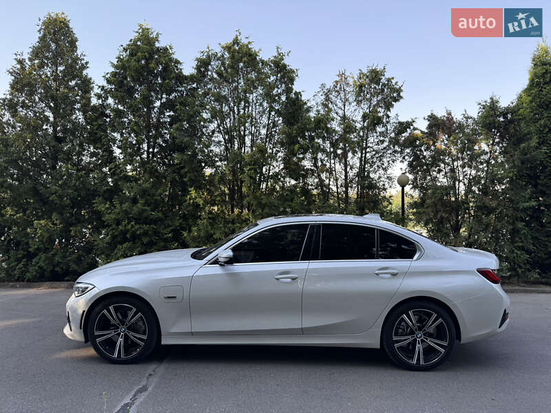 Седан BMW 3 Series 2021 в Кропивницькому