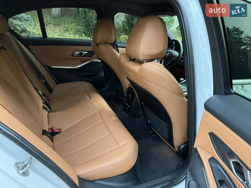 Седан BMW 3 Series 2021 в Кропивницькому