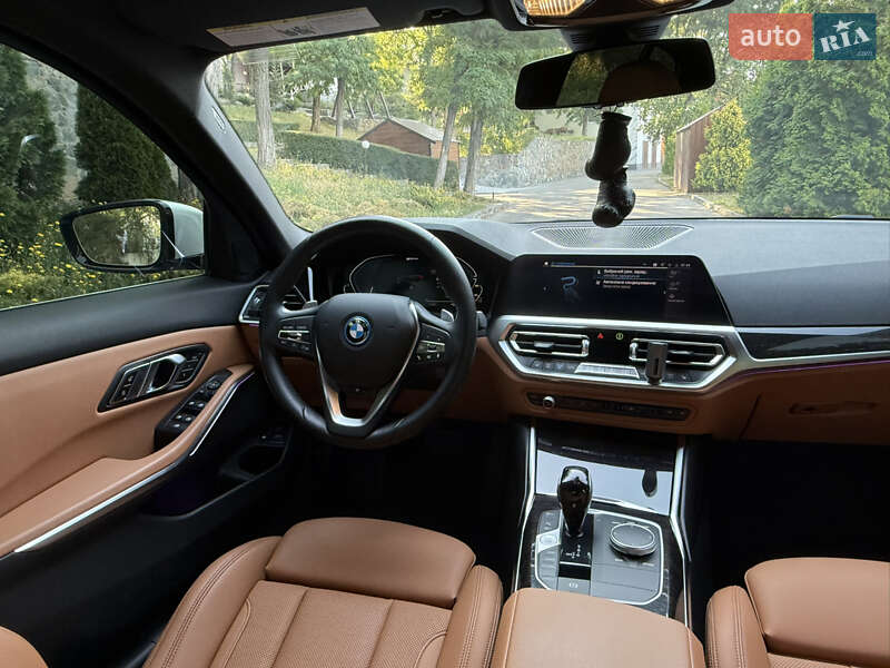 Седан BMW 3 Series 2021 в Кропивницькому