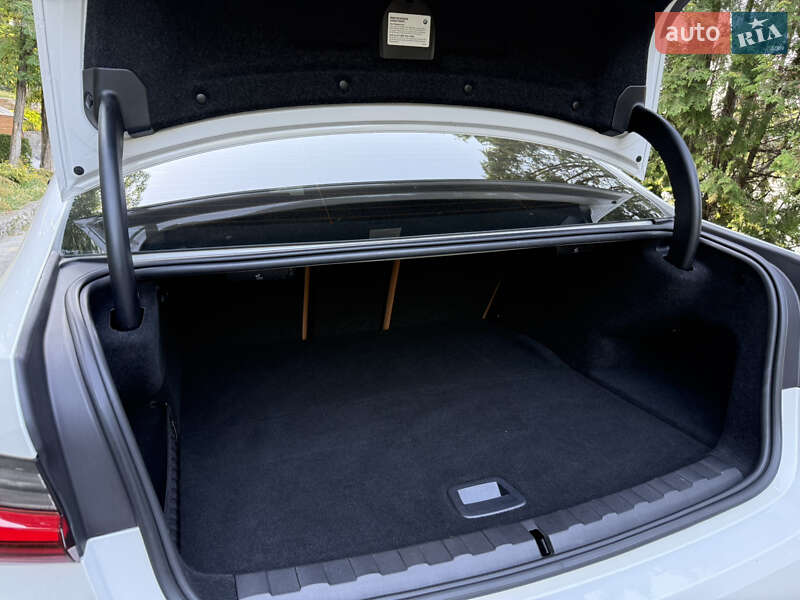 Седан BMW 3 Series 2021 в Кропивницькому