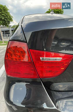 Седан BMW 3 Series 2009 в 