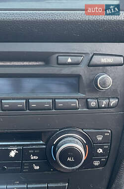 Седан BMW 3 Series 2009 в 