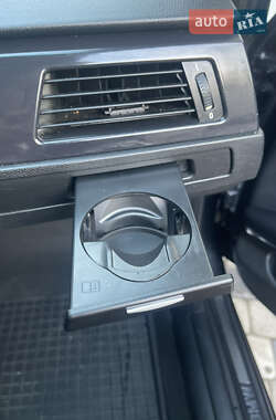 Седан BMW 3 Series 2009 в 