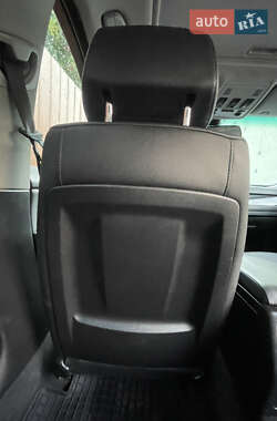 Седан BMW 3 Series 2009 в 