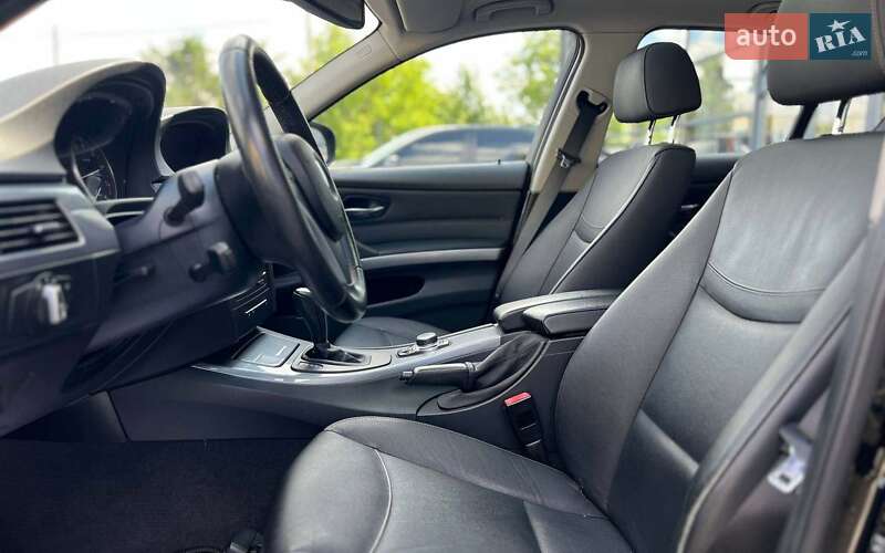 Седан BMW 3 Series 2009 в Ивано-Франковске