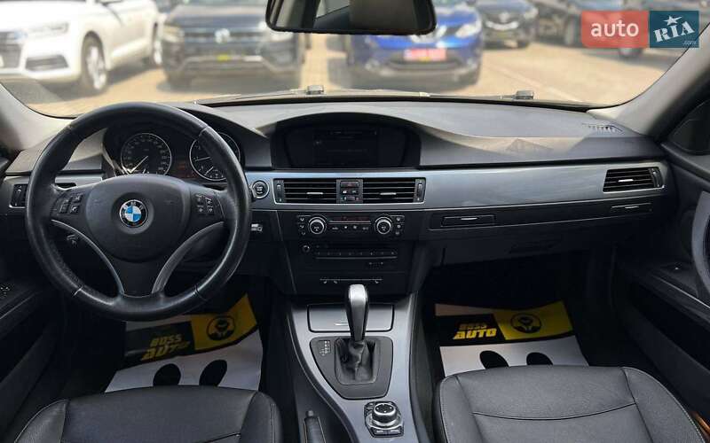 Седан BMW 3 Series 2009 в Ивано-Франковске