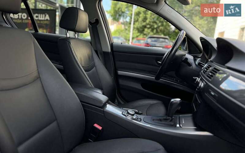 Седан BMW 3 Series 2009 в Ивано-Франковске