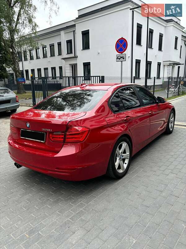 Седан BMW 3 Series 2013 в Киеве