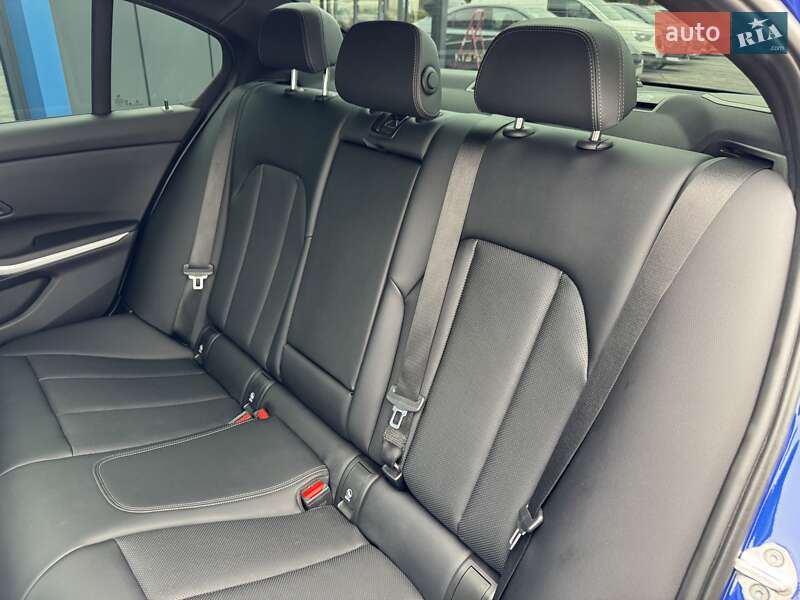 Седан BMW 3 Series 2023 в Рівному