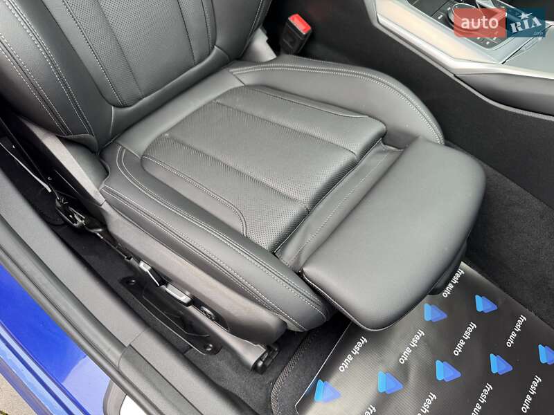 Седан BMW 3 Series 2023 в Рівному