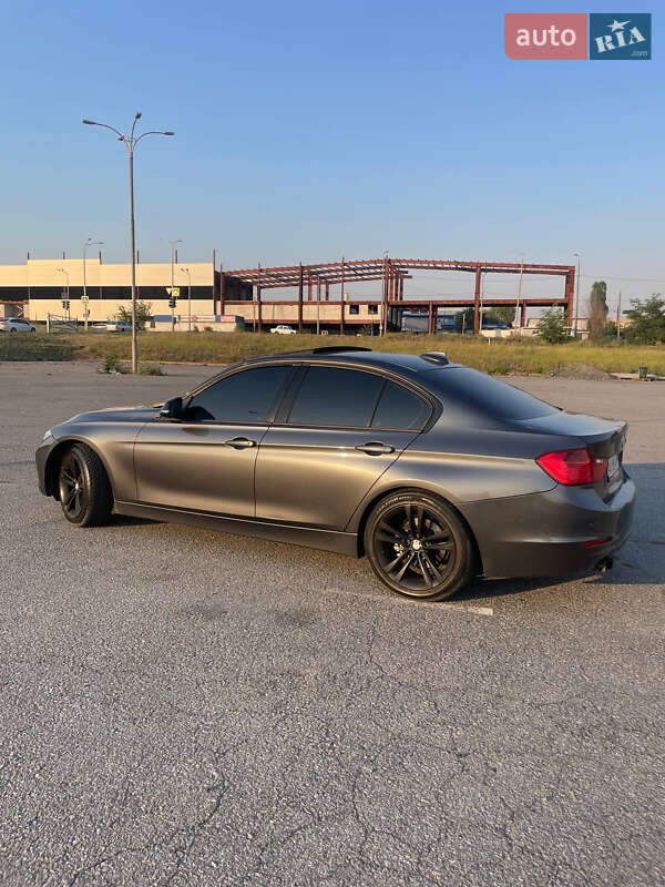 Седан BMW 3 Series 2012 в Безлюдівці