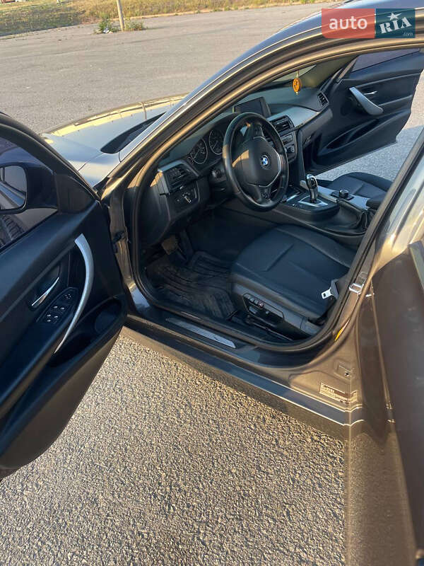 Седан BMW 3 Series 2012 в Безлюдівці