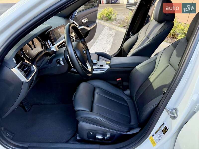 Седан BMW 3 Series 2019 в Дніпрі