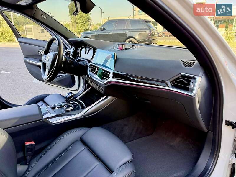 Седан BMW 3 Series 2019 в Дніпрі