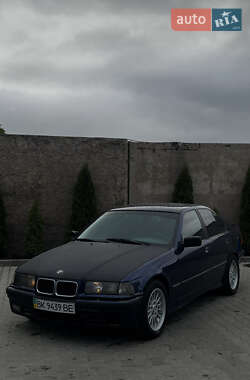 Седан BMW 3 Series 1992 в Сарнах
