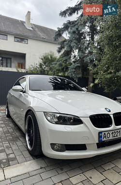 Кабриолет BMW 3 Series 2009 в Ужгороде