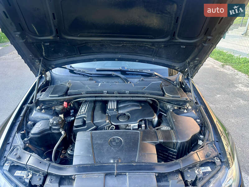 Седан BMW 3 Series 2005 в Прилуках