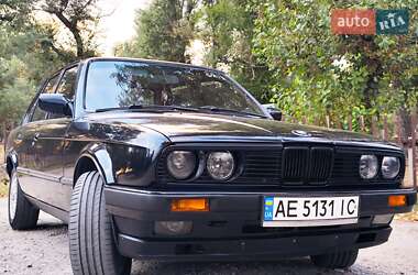 Седан BMW 3 Series 1985 в Каменском