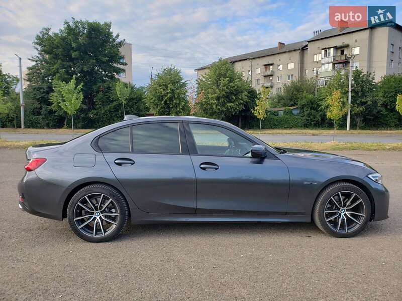 Седан BMW 3 Series 2019 в Коломиї
