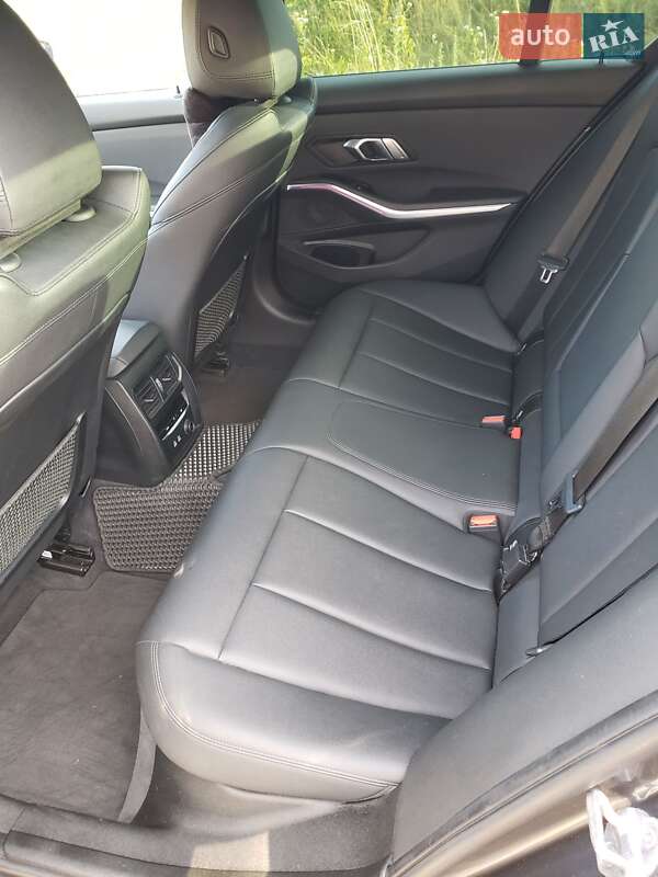Седан BMW 3 Series 2019 в Коломиї