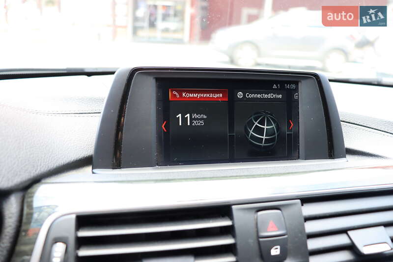 Седан BMW 3 Series 2018 в Львові