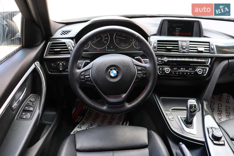 Седан BMW 3 Series 2018 в Львові