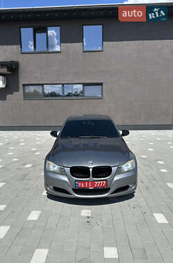 Седан BMW 3 Series 2011 в Рокитному